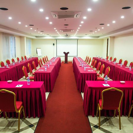 Admas Grand Hotel Энтеббе Экстерьер фото