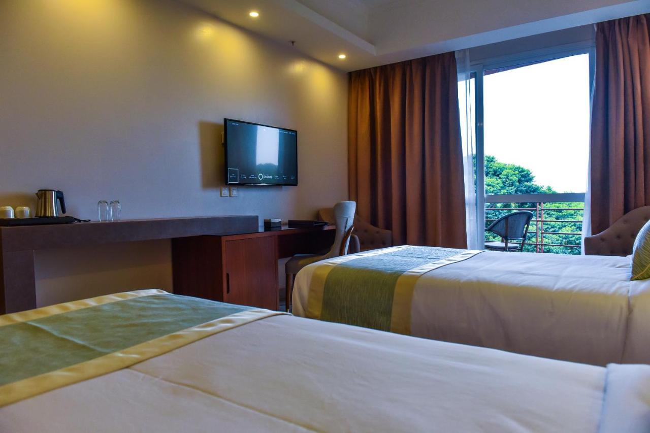 Admas Grand Hotel Энтеббе Экстерьер фото